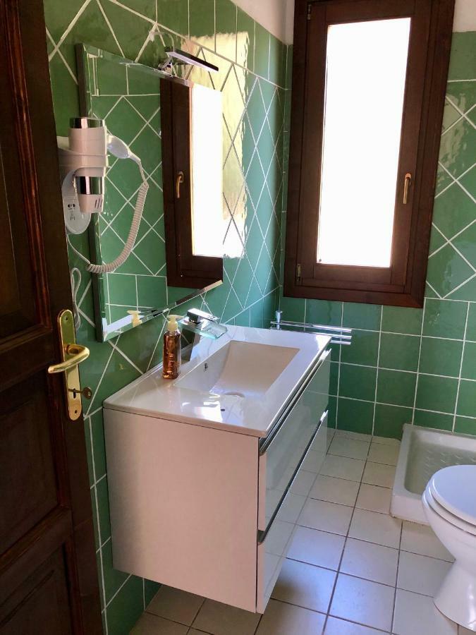 Calypso Home Sea View Badesi Buitenkant foto