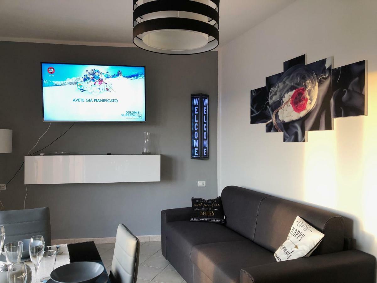 Calypso Home Sea View Badesi Buitenkant foto